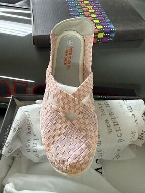 Bernie Mev Pink Woven Slip-On Women's Shoe